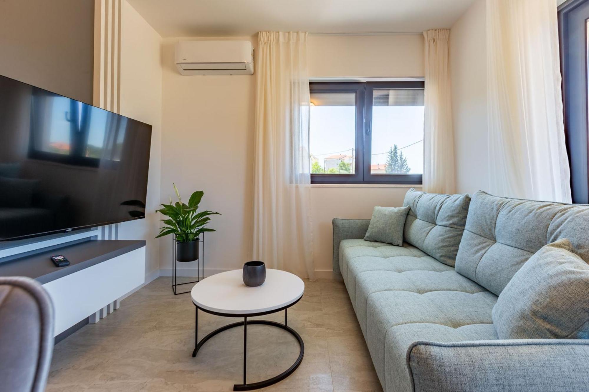 Casa Mia Apartments With Parking 扎达尔 外观 照片
